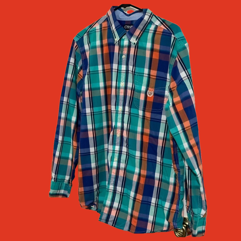Perfect for fall! Men’s Chaps plaid long sleeved shirt. Size L, like new!